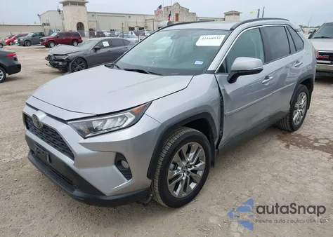2020 Toyota Rav4 Xle Premium z USA, uszkodzony, nr VIN 2T3C1RFV7LW090037